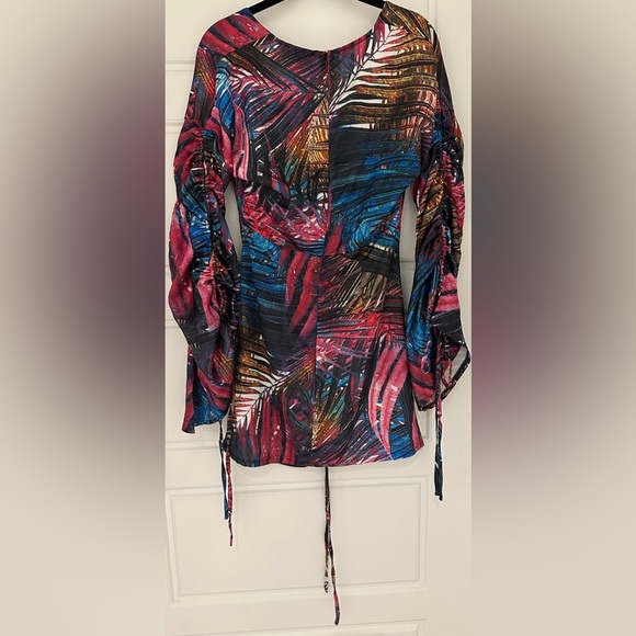 Multi Palm Print Satin Plunge Ruched Front Dress NWOT - Picture 6 of 6